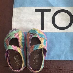 Babygirl TOMS!